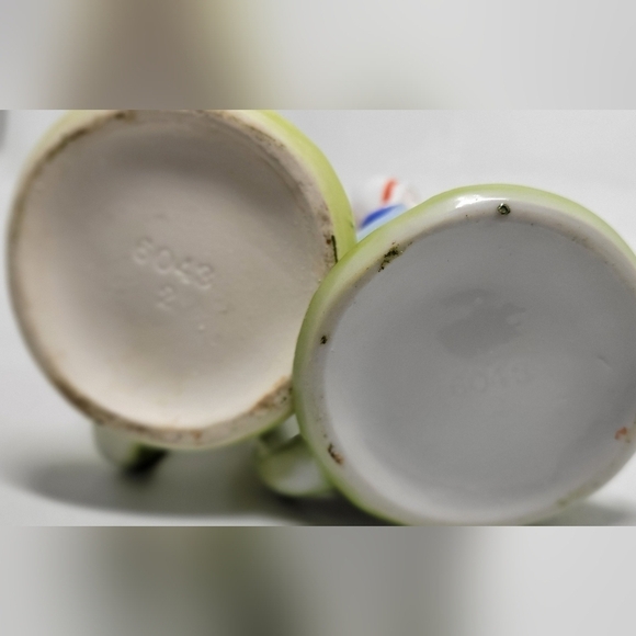 Art Deco 1930's Dutch boy and girl candle stick holders with handle Porcelain - Picture 9 of 9